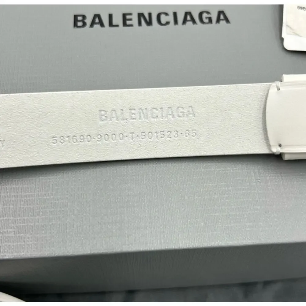 Women's Balenciaga BB white leather belt size 65 cm/26 inches made in Italy
